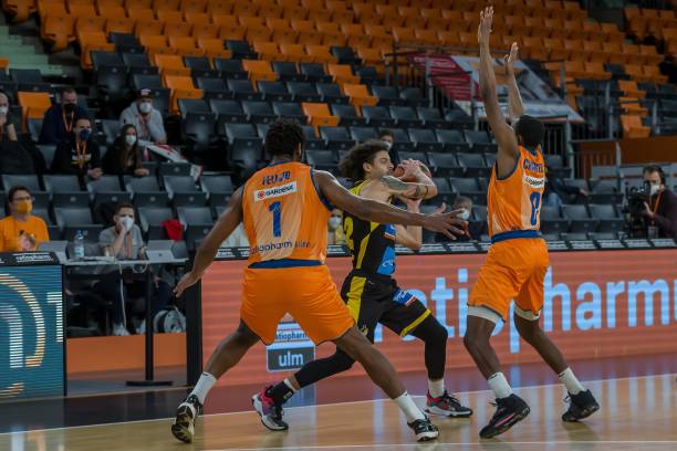 会调整发球 会调整发球