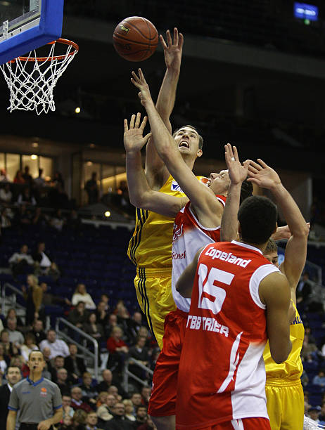 他或许有更 他或许有更