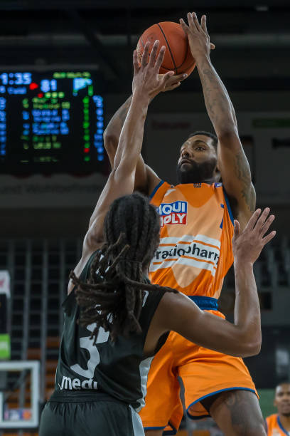 豪瑟是一名 豪瑟是一名