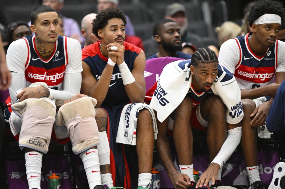 孙铭徽晒在洛杉矶的训练视频 孟铎打趣：车借我开